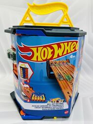 США Набір трас та машинка Хот Вілс Hot Wheels Roll Out Raceway