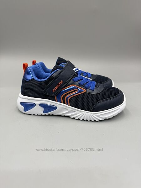 Кросівки з мигалками Geox Assister 31, 34, 35, 36, 38