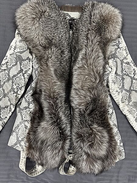 Тепла куртка р. М хутро