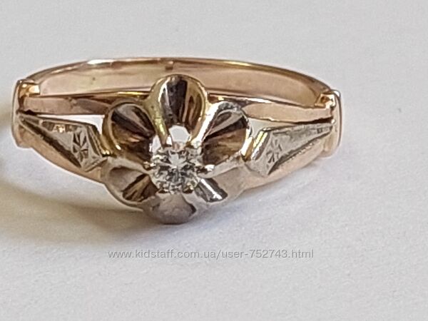Золотое кольцо 583 пробы с бриллиантом 0,12кт