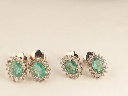 Золотые серьги пуссеты 585 пробы с изумрудами и бриллиантами