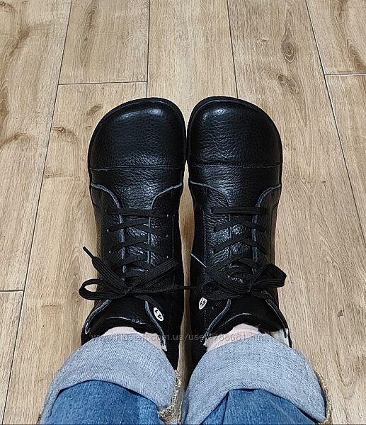 Босоногі зимові шкіряні череви з вовняною підкладкою і устілкою.