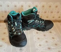 Зимові черевики для хлопчика isodry. р.30-31. 20 см.