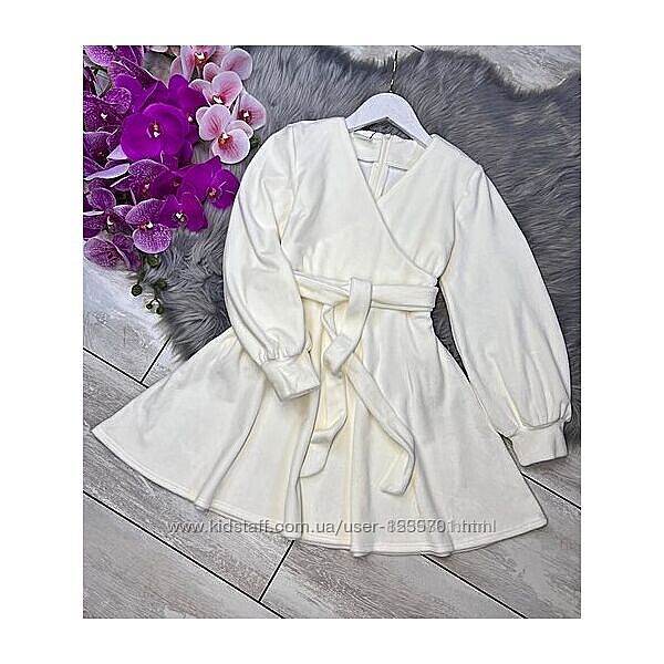 Велюрова сукня біло-молочного кольору, 140 розмір, нова