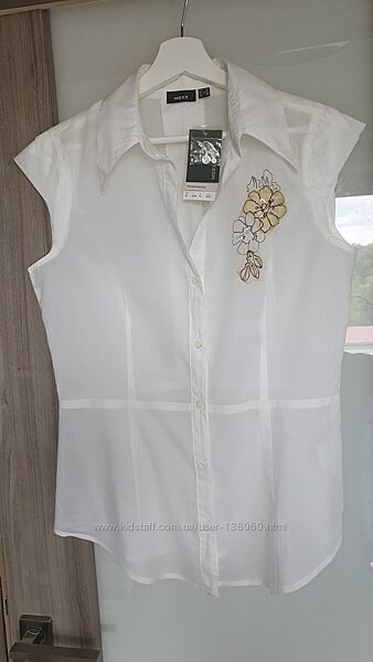 Блуза Mexx на літо з невагомого котону та ніжною аплікацією 