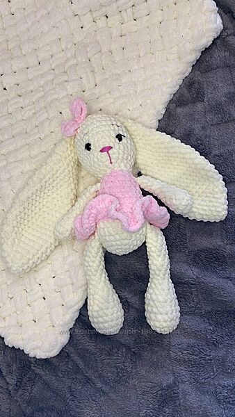 М´ягка в ніжна зайка для малюка