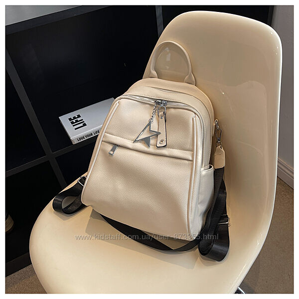 Жіночий рюкзак чорний міський з застібкою зірочка 