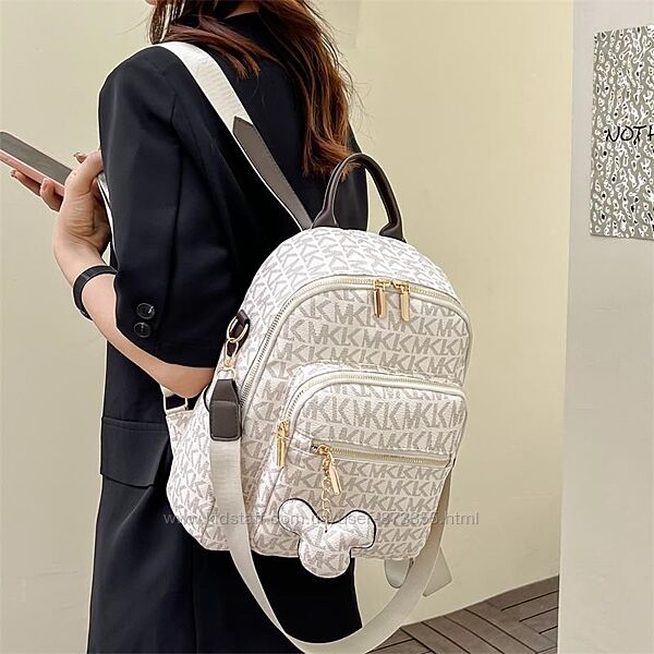 Жіночий рюкзак  з кулоном мікі 