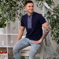 Вишиванка для чоловіків Козацька. Вишита футболка чоловіча