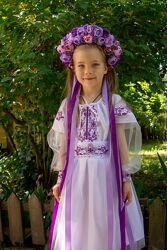 Вишита сукня для дівчинки Панянка біла з бузковою вишивкою