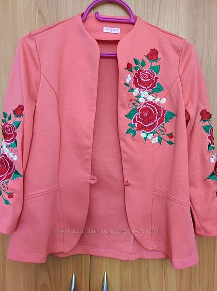 Піджак вишитий