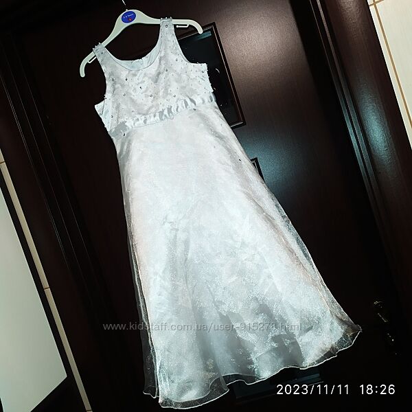 Білосніжна бальна сукня 122 см зріст