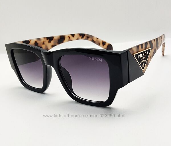 Стильні жіночі окуляри лінза градієнтна чорна та леопардові широкі дужки 