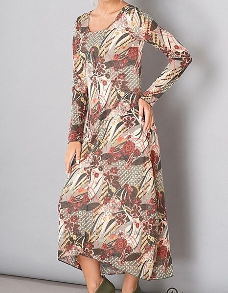 Новое оригинальное длинное трикотажное платье  