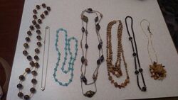 Бусики. цена за все