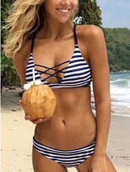 Стильный раздельный купальник в полоску от cupshe