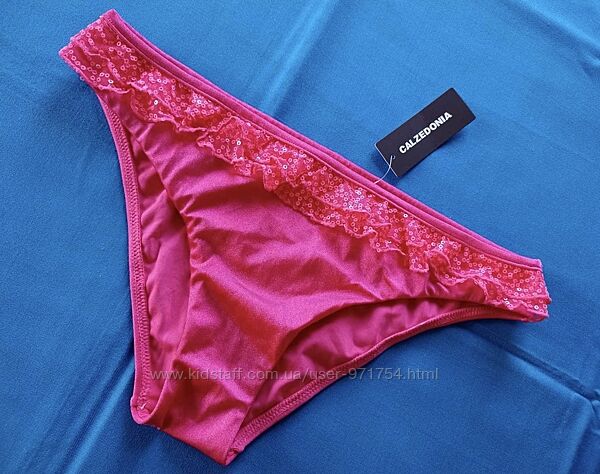 Розовые плавки с рюшами и пайетками от Calzedonia