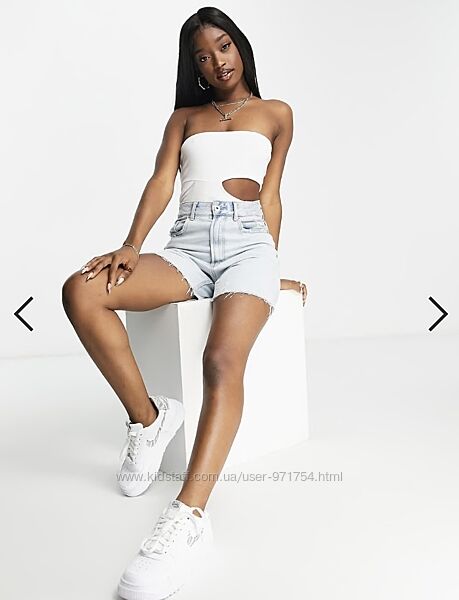 Белый топ с вырезом сбоку от asyou