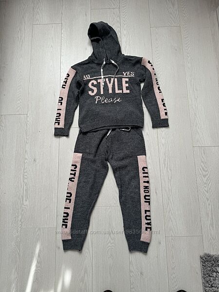 Трикотажний костюм для дівчинки