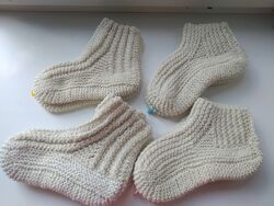 Шкарпетки шерстяні вязані спицами