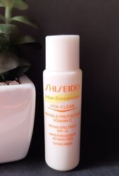 Сонцезахисний крем з вітаміном С shiseido urban environment spf 42