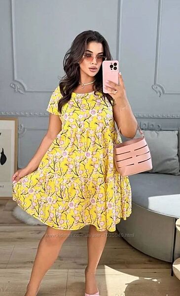 Платье, яркого желтого цвета, покроя трапеция, 50-52