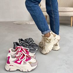 Трендові жіночі кросівки. Три види