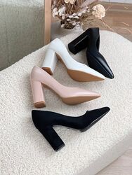 Класичні туфлі човники на зручних підборах. Палітра кольорів