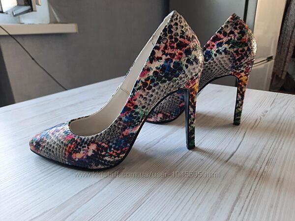 Туфли лодочки на шпильках разноцветный питон кожаные A. A Nushina р.38 яркие