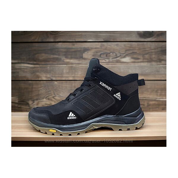 Кросівки , чкревики зимові шкіряні