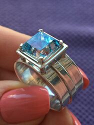 Серебряный перстень с голубым топазом