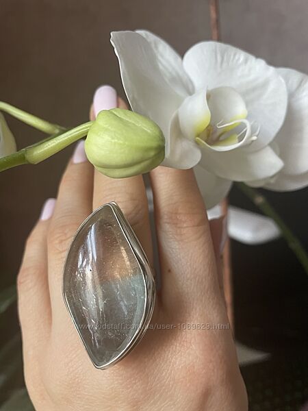 Серебряное кольцо с полихромным топазом