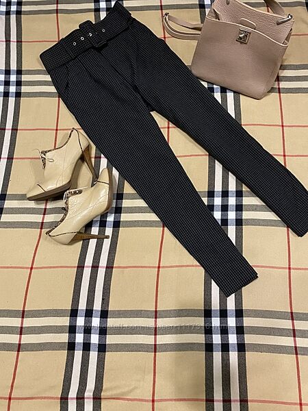 Дуже класні брюки жіночі стилю Zara висока посадка широкий ремінь. Розмір 36