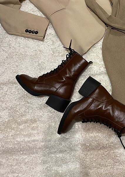 Супер ціна жіночі класні черевики дуже стильні шкіряні. Ідеальні.