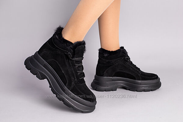Ботинки женские замшевые черные на шнурках, на толстой подошве