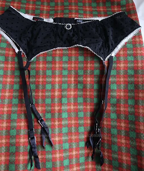 Пояс для панчіх чорний Kelly Brook lingerie New Look р-р 14 