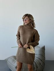 Стильный зимний тёплый, удлинённый свитер 