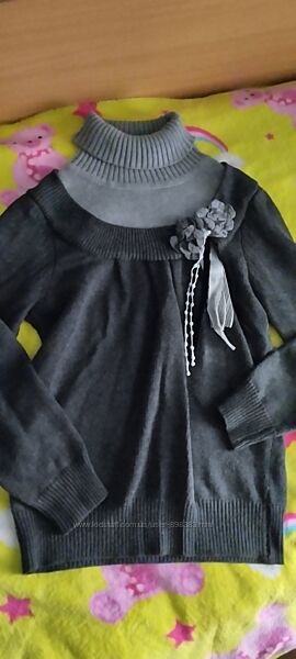 Сірий светр на дівчинку 