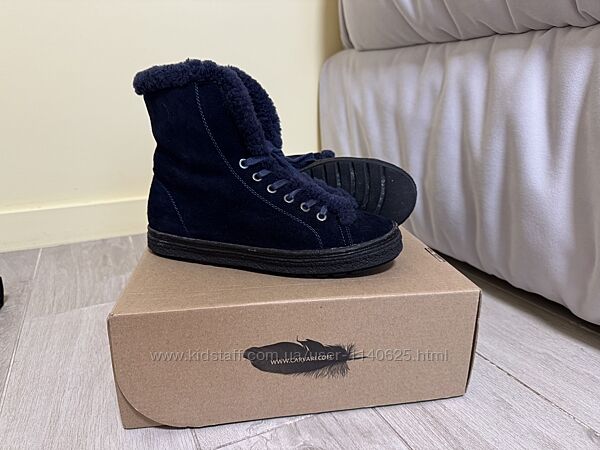 Зимові повністю на хутрі жіночі кеди Carvari