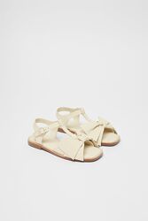 Шкіряні сандалі для дівчинки Zara Іспанія Розмір 32 20см бежевые