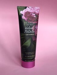 Victoria&acutes Secret лосьон крем Velvet Petals Untamed Lotion 