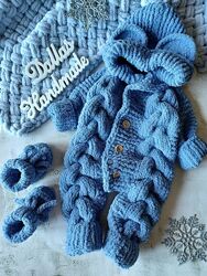 Плюшевий комбінезон та пінетки