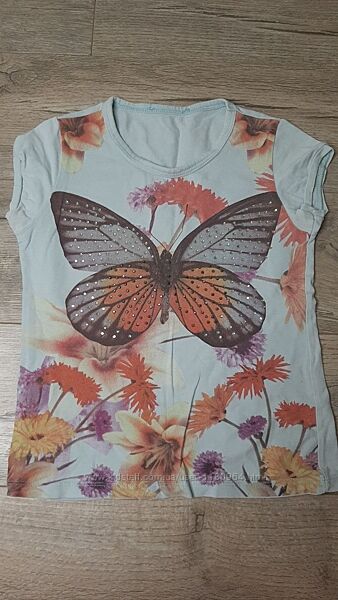 Дитяча футболка для дівчинки 8 - 10 років з метеликом в дуже гарному стані