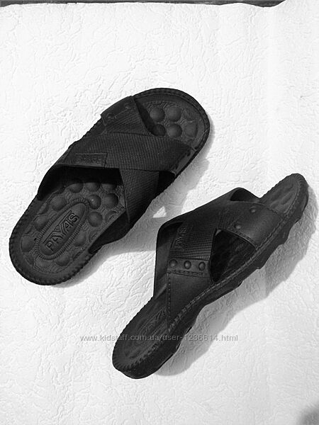 Шлепки шльопанці шлепанцы