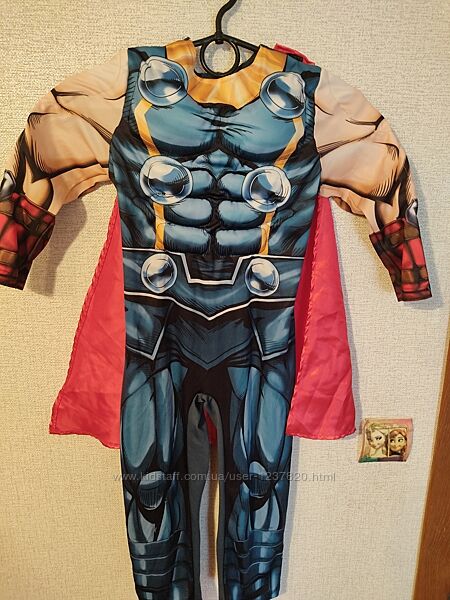 Костюм з мускулами супергерой тор