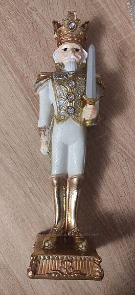 Новорічна фігурка Король Лускунчик горіхокол дерево 39 см