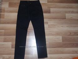 Черные брюки джинсы varx dar