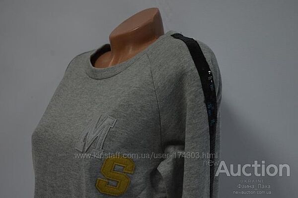 Стильный свитшот с пайетками на рукавах коттон