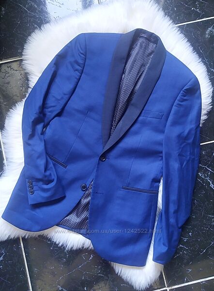 Стильний класичний чоловічий піджак синього кольору 