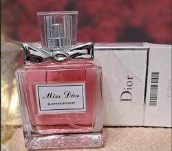 Dior miss dior parfum запитуйте різні аромати